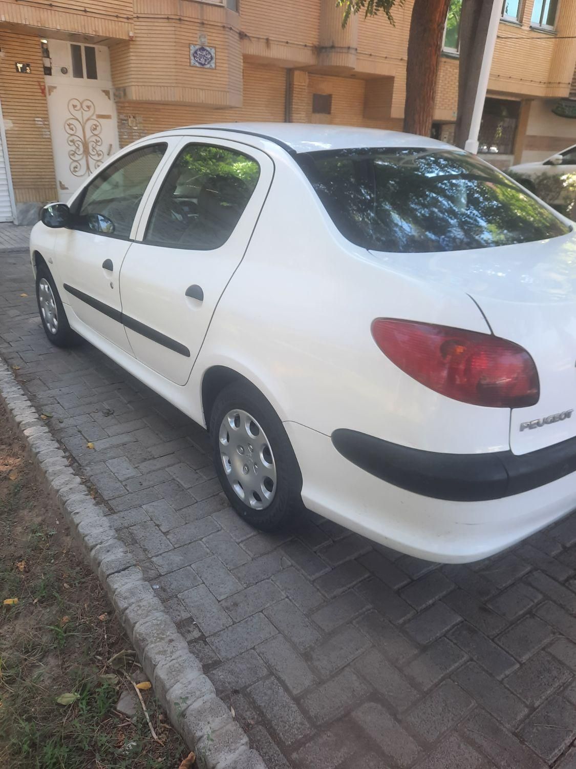 پژو ۲۰۶ صندوق دار v8 - 1395