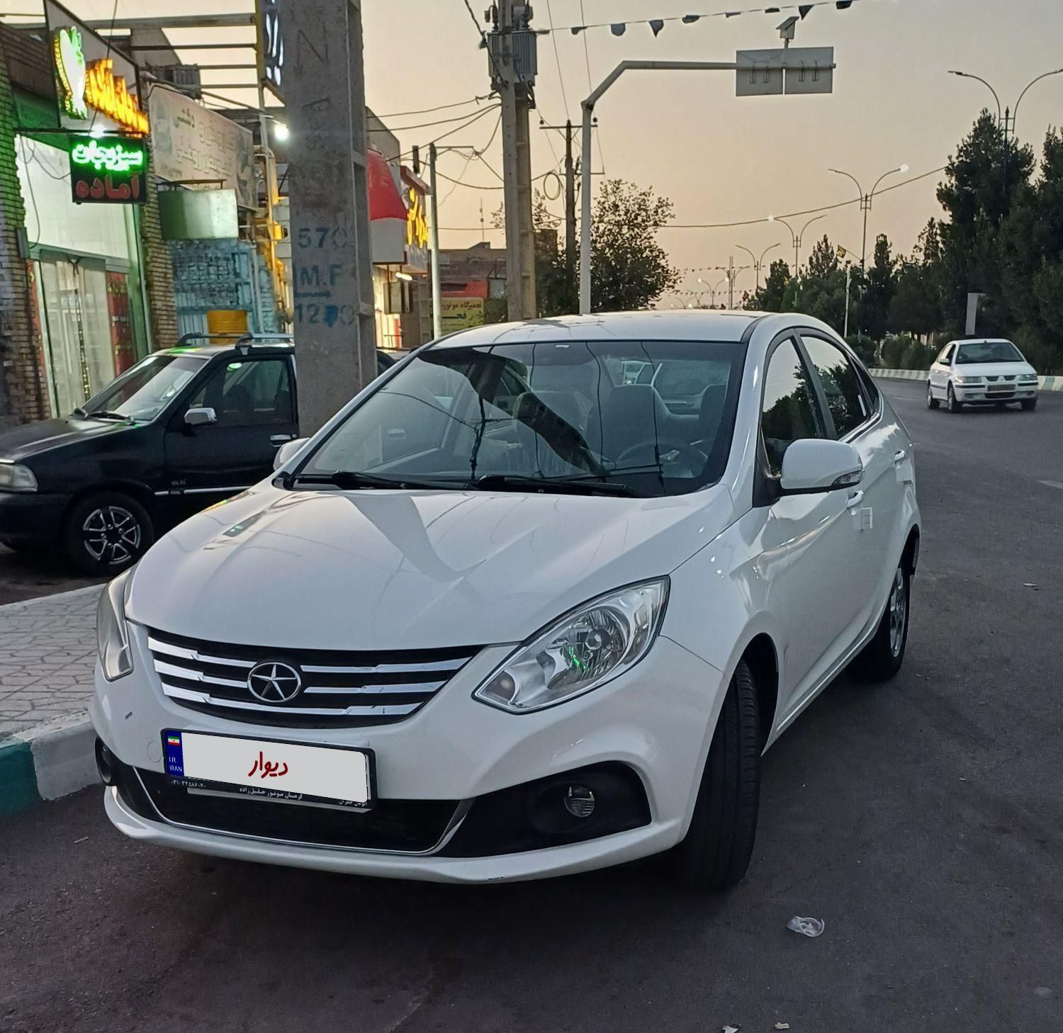 جک J4 اتوماتیک ساده - 1402
