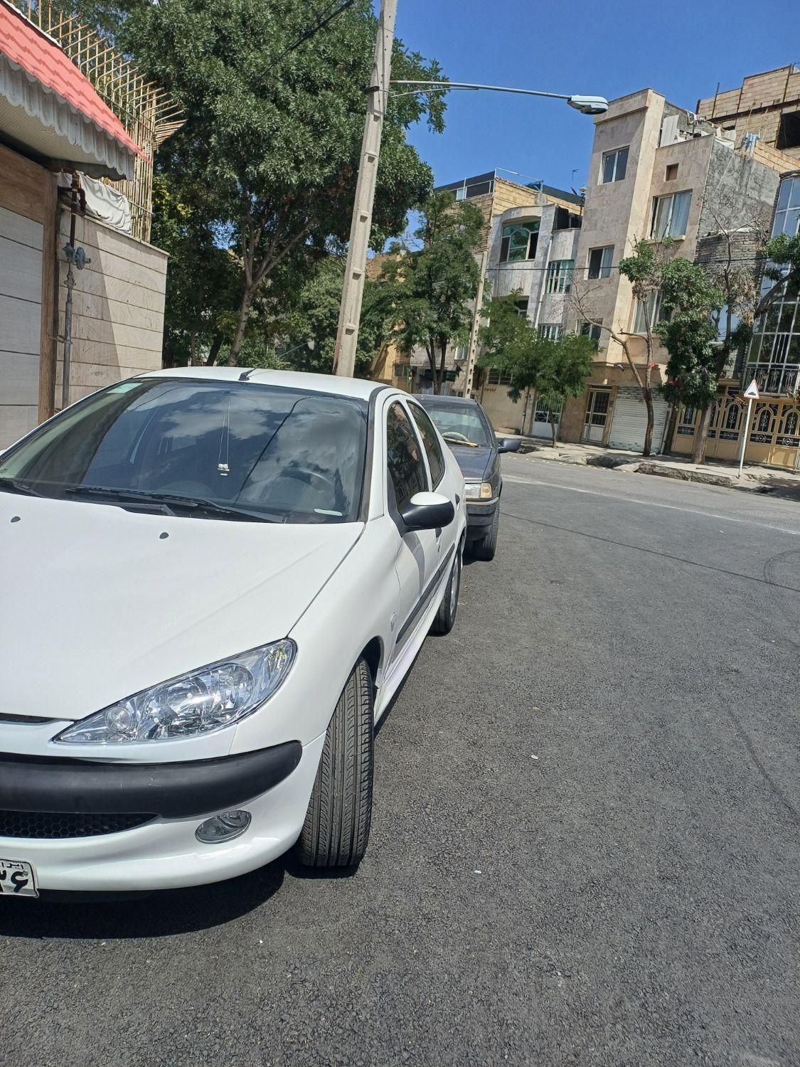 پژو ۲۰۶ صندوق دار v8 - 1393