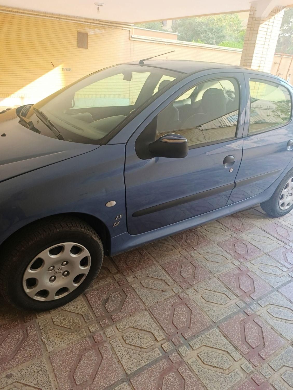 پژو ۲۰۶ صندوق دار v8 - 1391