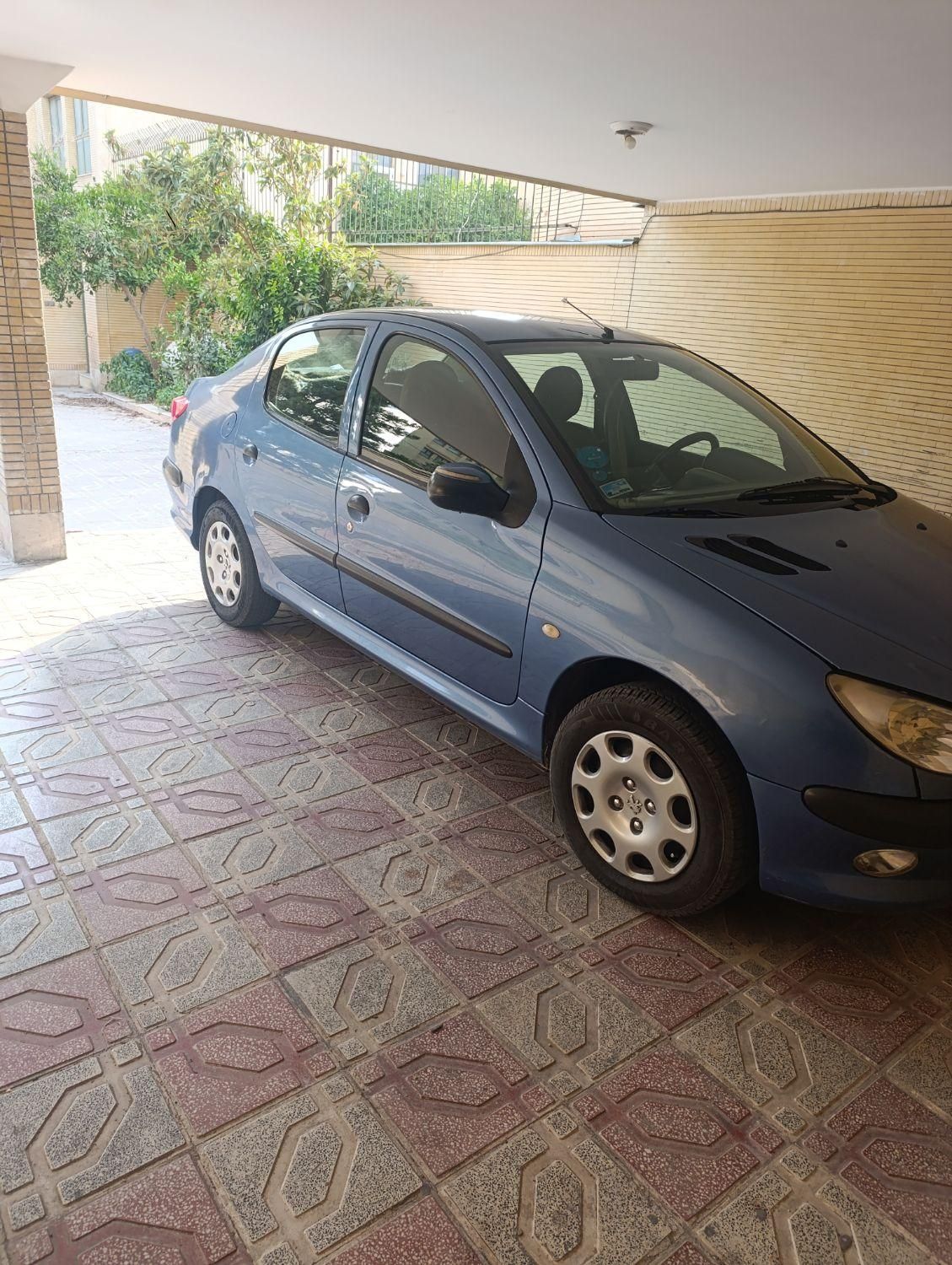 پژو ۲۰۶ صندوق دار v8 - 1391