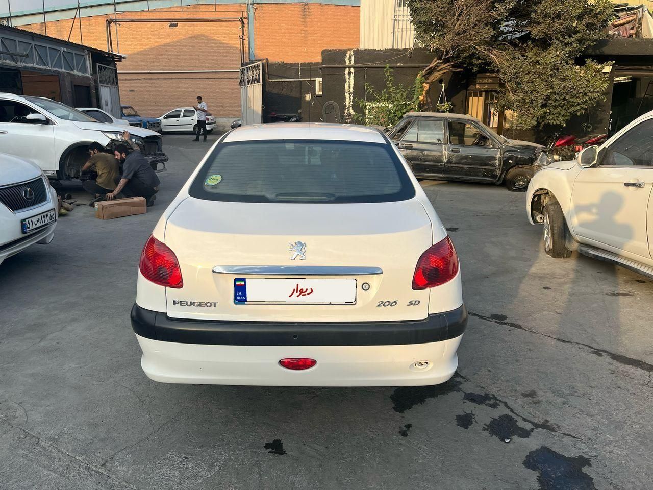 پژو ۲۰۶ صندوق دار v8 - 1399