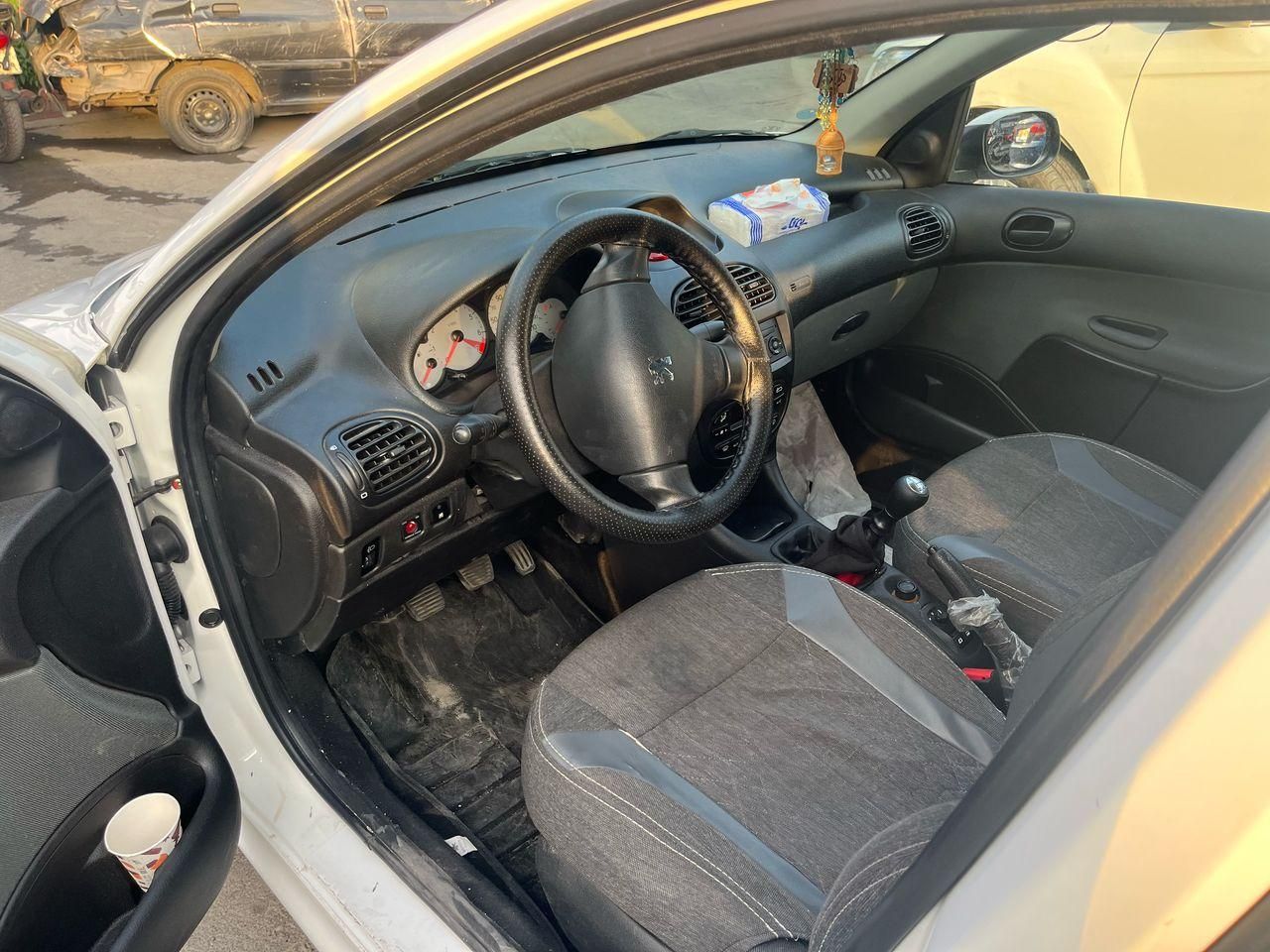 پژو ۲۰۶ صندوق دار v8 - 1399
