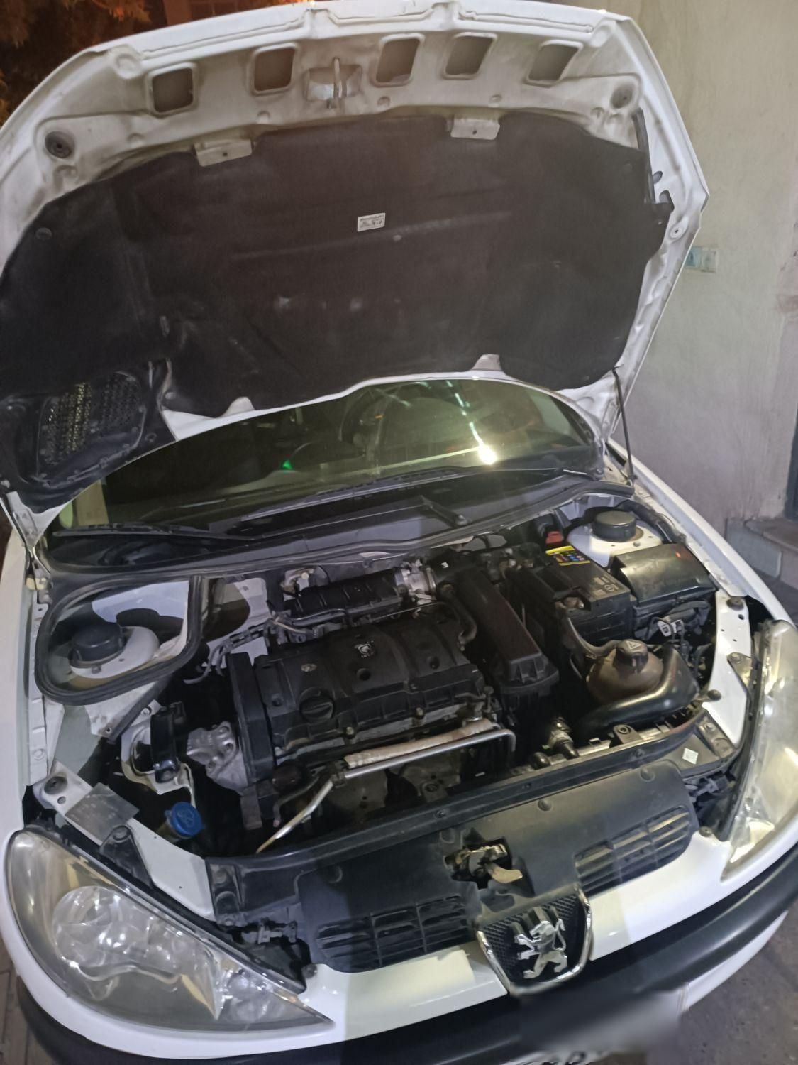پژو ۲۰۶ صندوق دار v8 - 1396