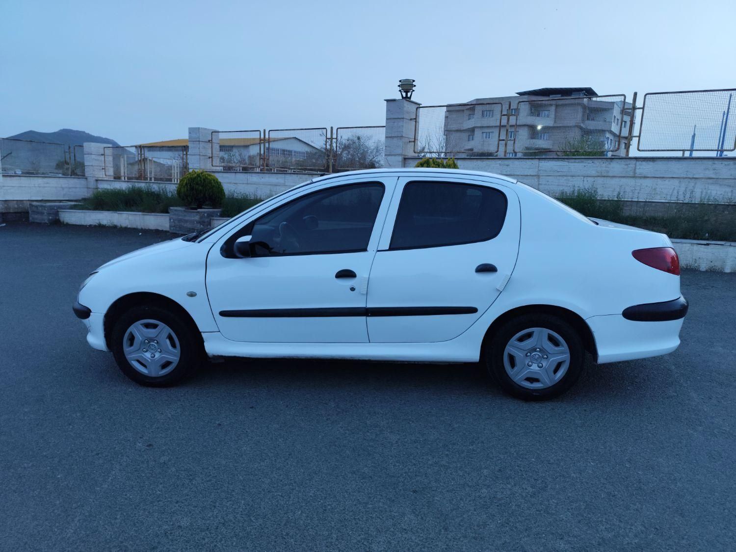 پژو ۲۰۶ صندوق دار v8 - 1389