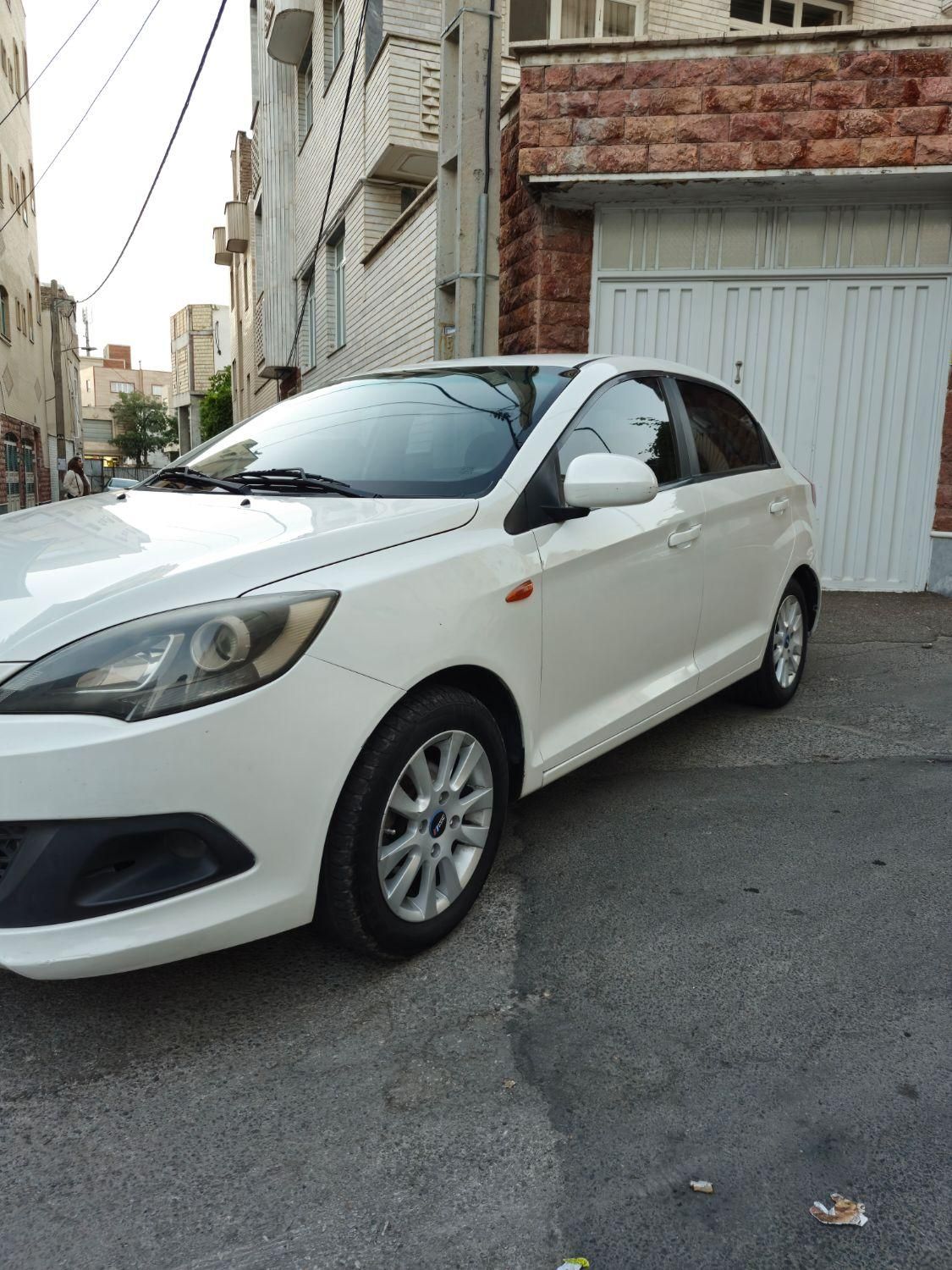ام وی ام 315 صندوقدار اسپرت دنده‌ای - 1394