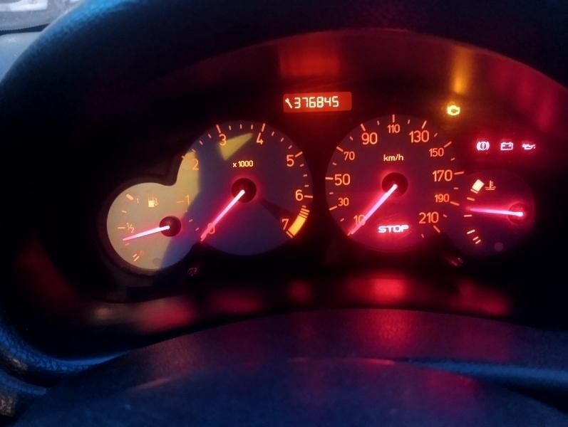 پژو ۲۰۶ صندوق دار v8 - 1394