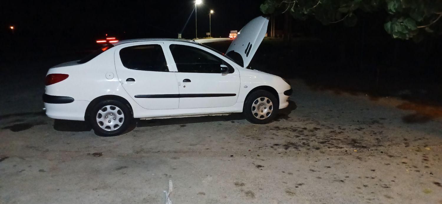 پژو ۲۰۶ صندوق دار v8 - 1391