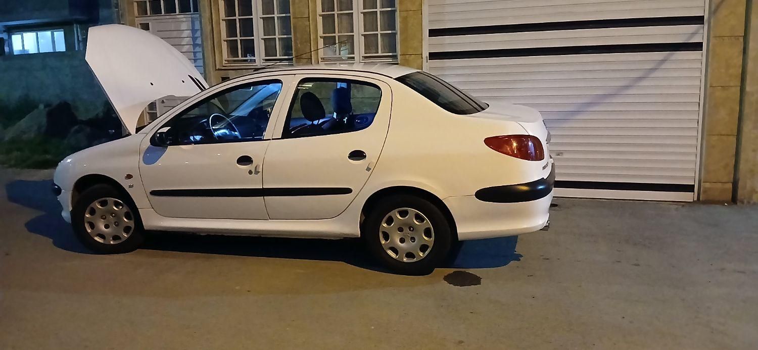 پژو ۲۰۶ صندوق دار v8 - 1391