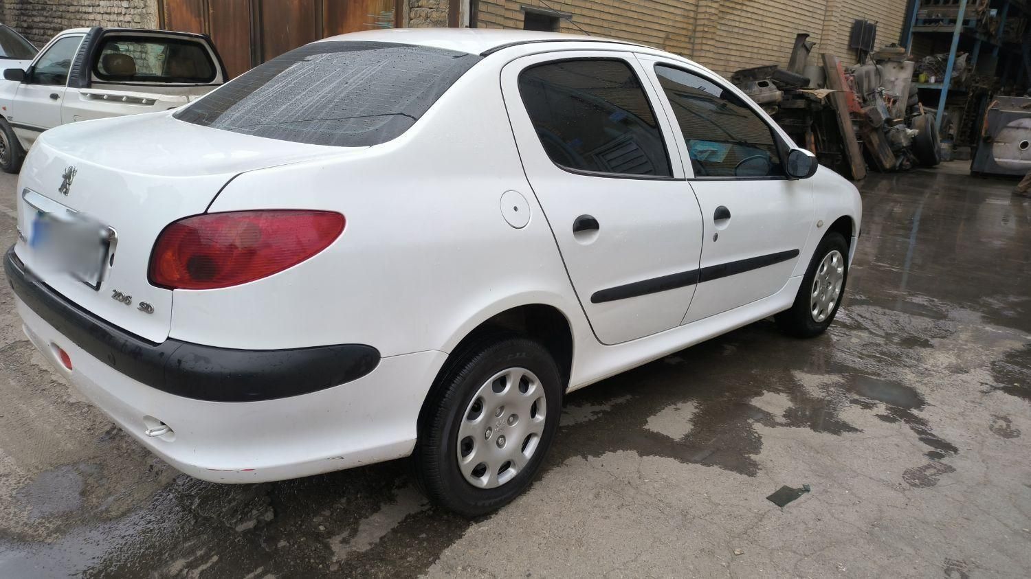 پژو ۲۰۶ صندوق دار v8 - 1396