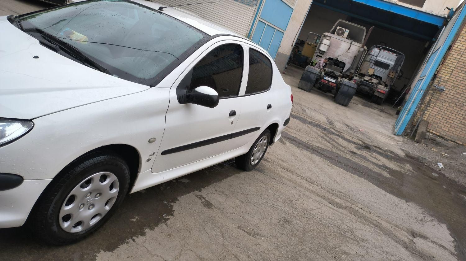 پژو ۲۰۶ صندوق دار v8 - 1396