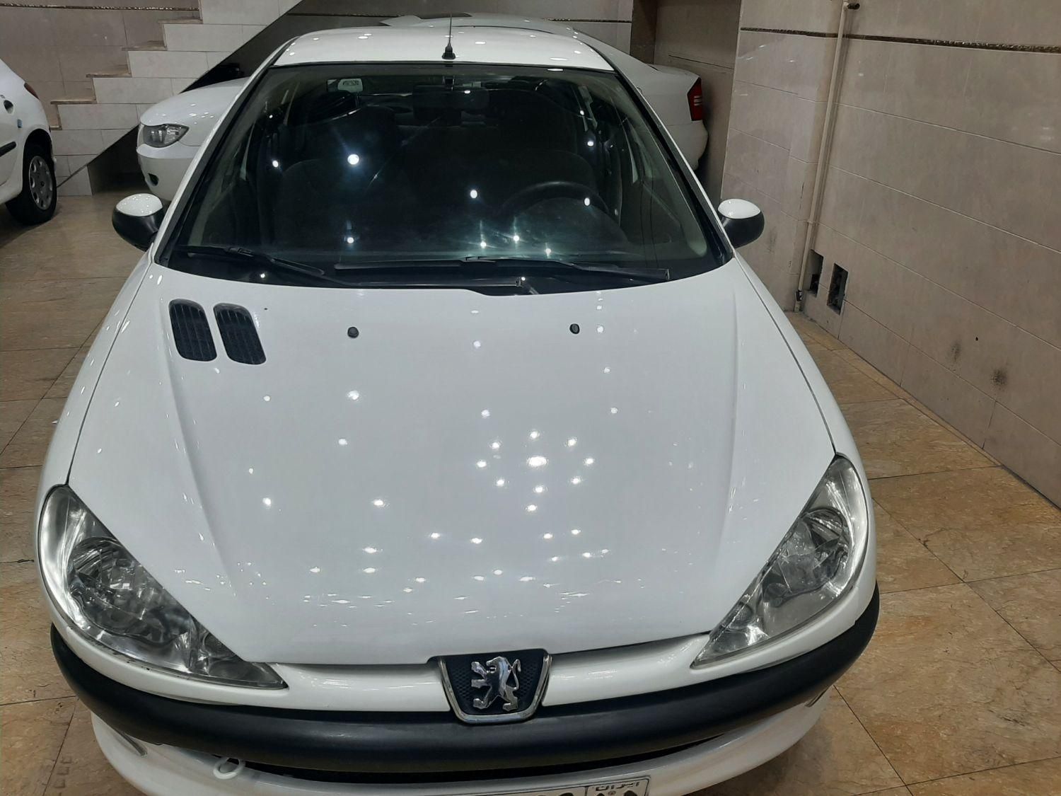 پژو ۲۰۶ صندوق دار v8 - 1392