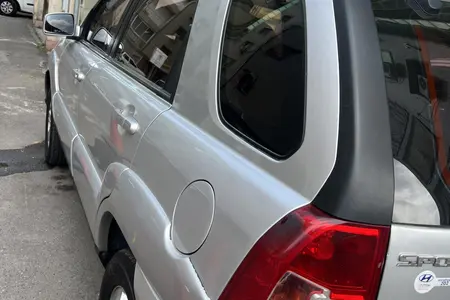 کیا اسپورتیج 6 سیلندر 2700cc - 2010