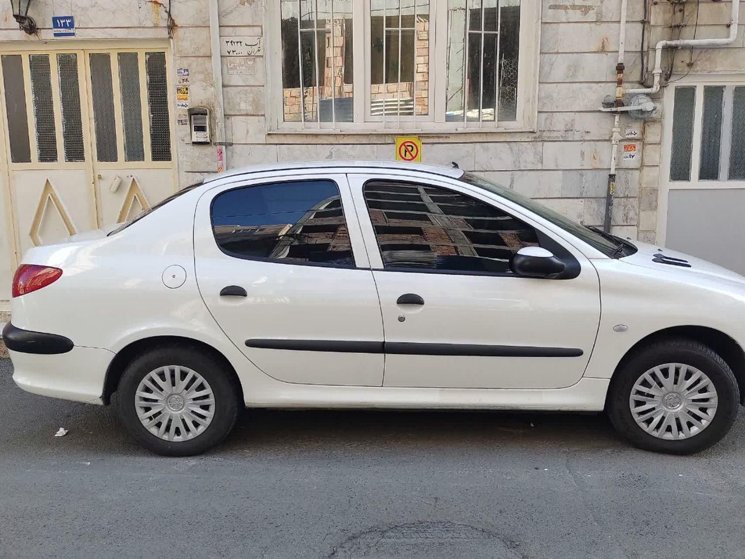 پژو ۲۰۶ صندوق دار v8 - 1398