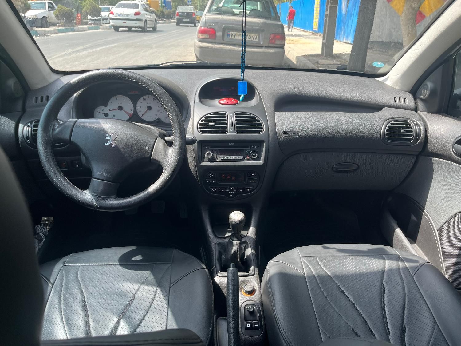 پژو ۲۰۶ صندوق دار v8 - 1396