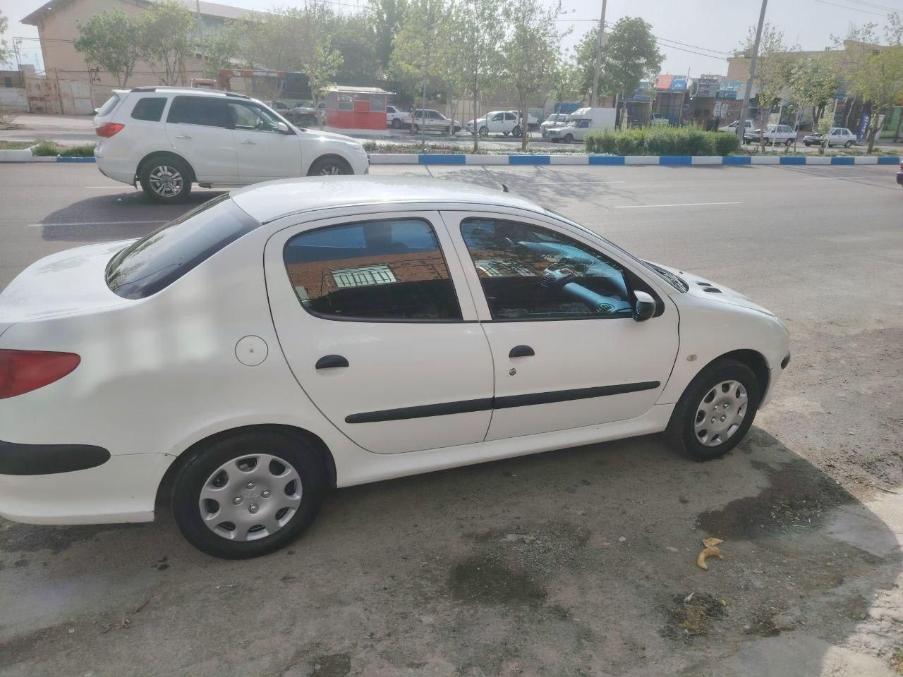 پژو ۲۰۶ صندوق دار v8 - 1396