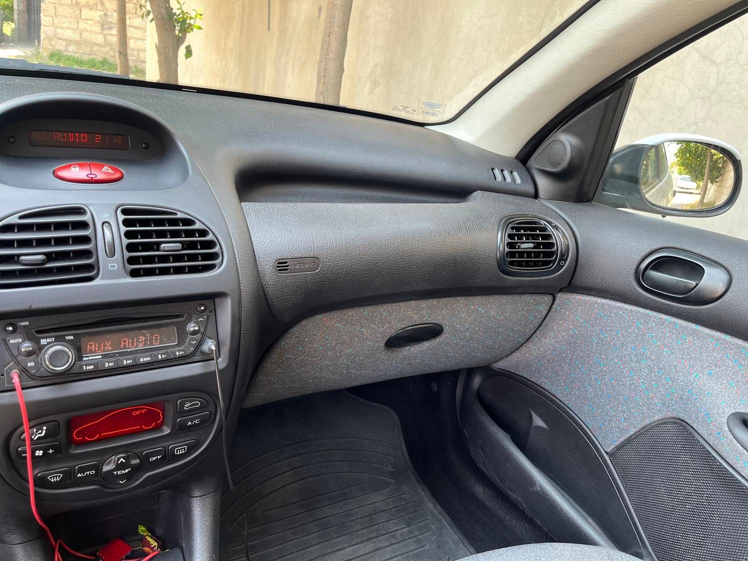پژو ۲۰۶ صندوق دار v8 - 1389