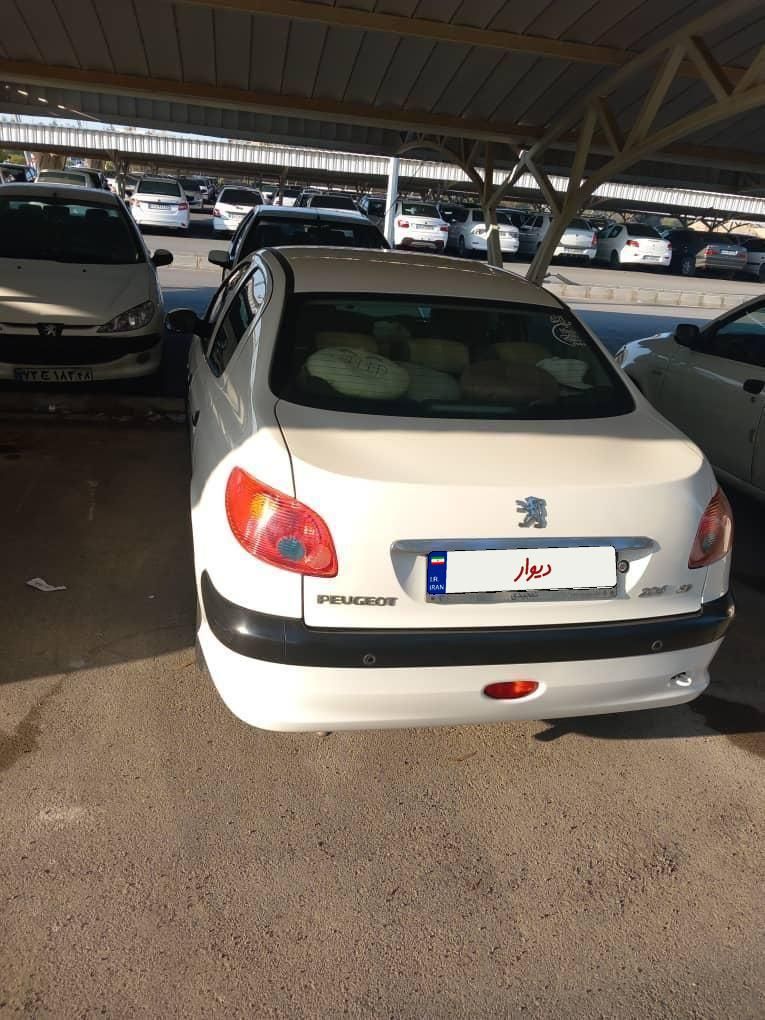 پژو ۲۰۶ صندوق دار v8 - 1397