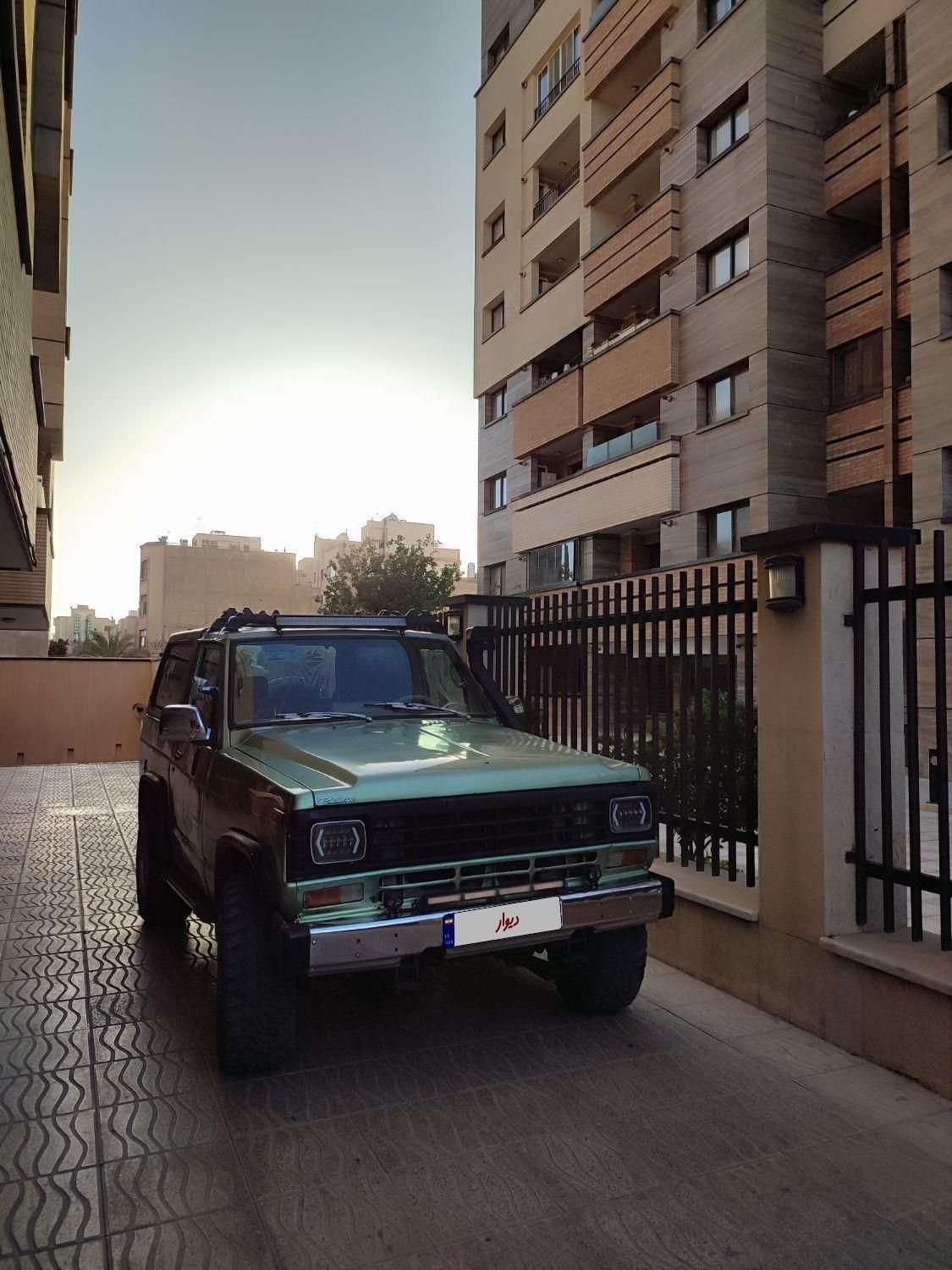 نیسان پاترول دو درب دنده‌ای - 1998