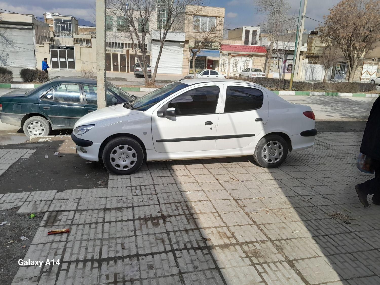 پژو ۲۰۶ صندوق دار v8 - 1395