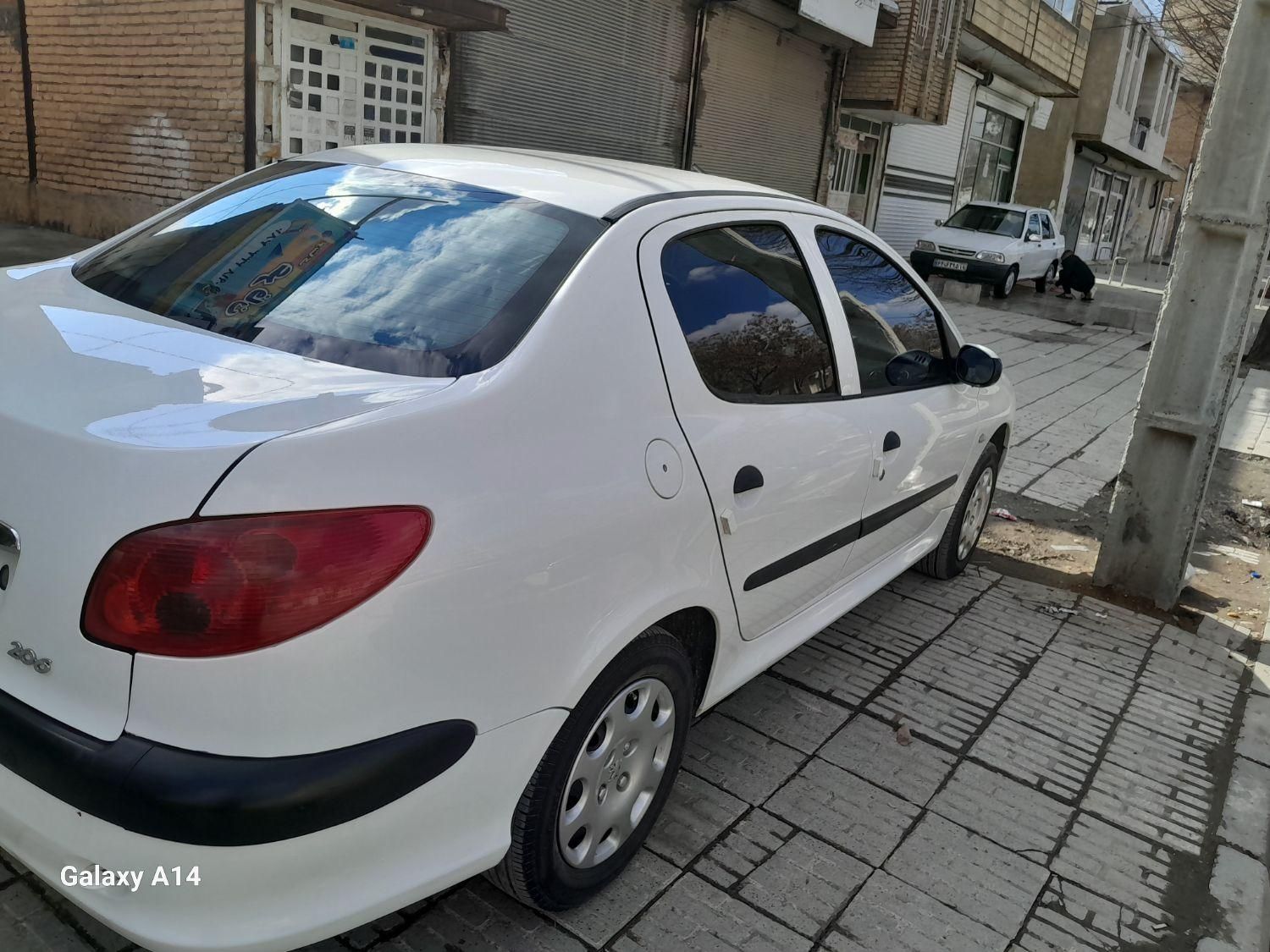 پژو ۲۰۶ صندوق دار v8 - 1395