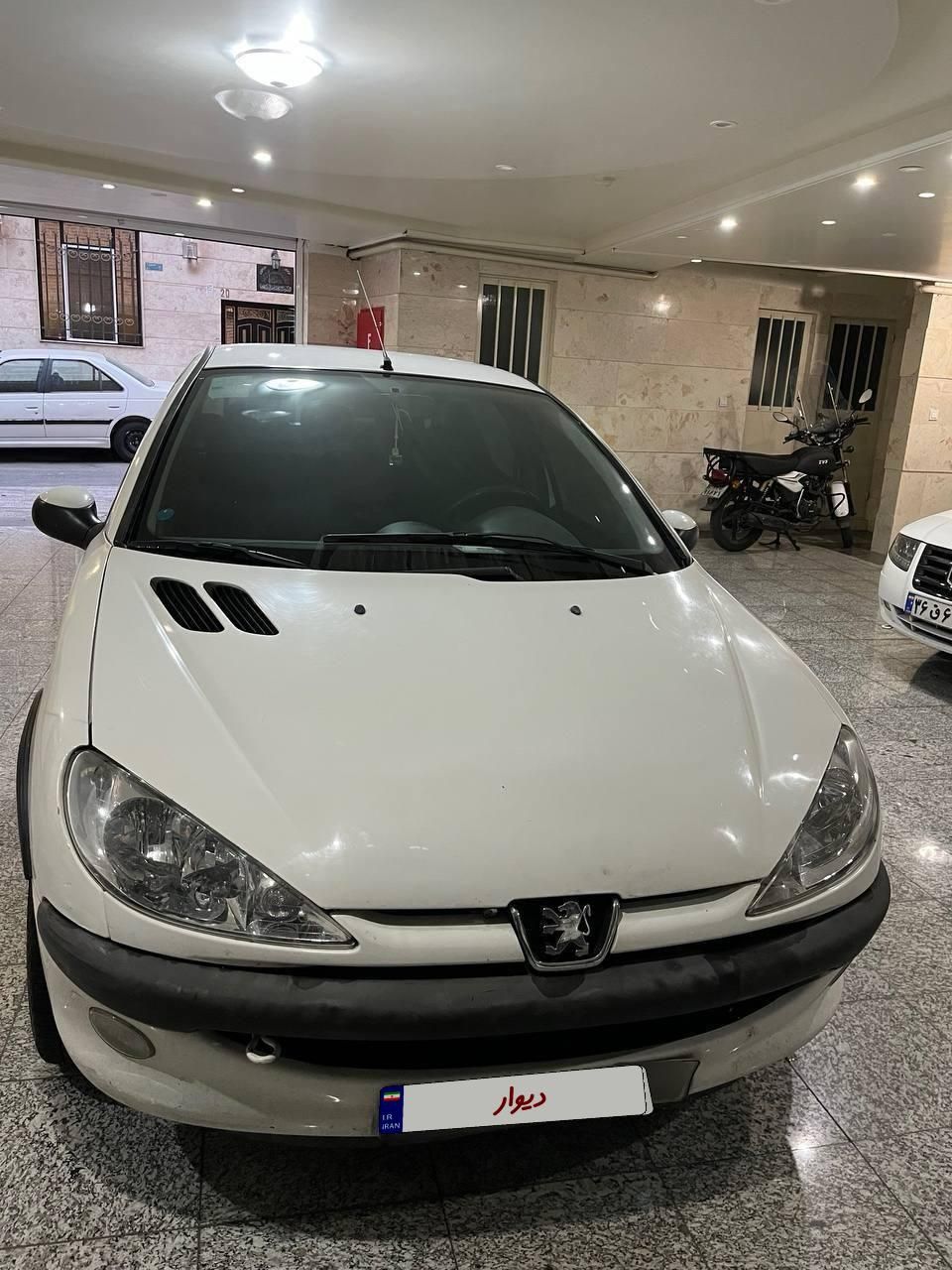 پژو ۲۰۶ صندوق دار v8 - 1396