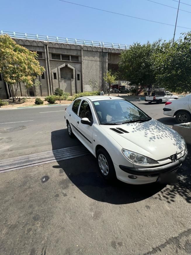 پژو ۲۰۶ صندوق دار v8 - 1393