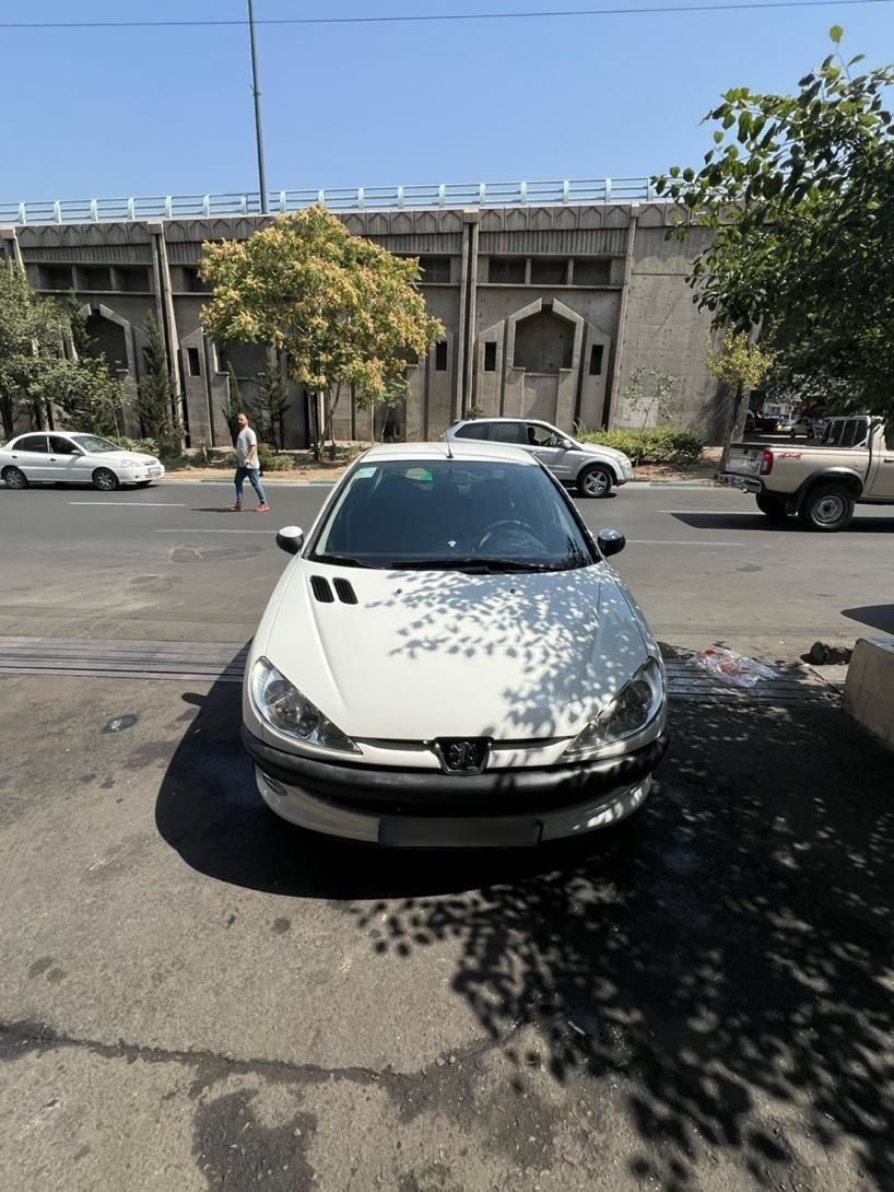 پژو ۲۰۶ صندوق دار v8 - 1393