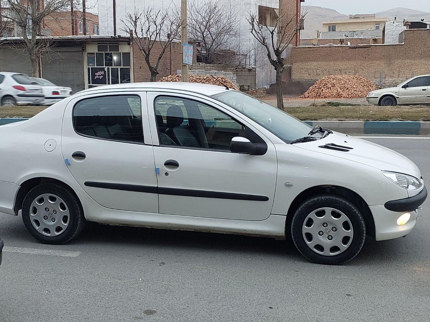 پژو ۲۰۶ صندوق دار v8 - 1394