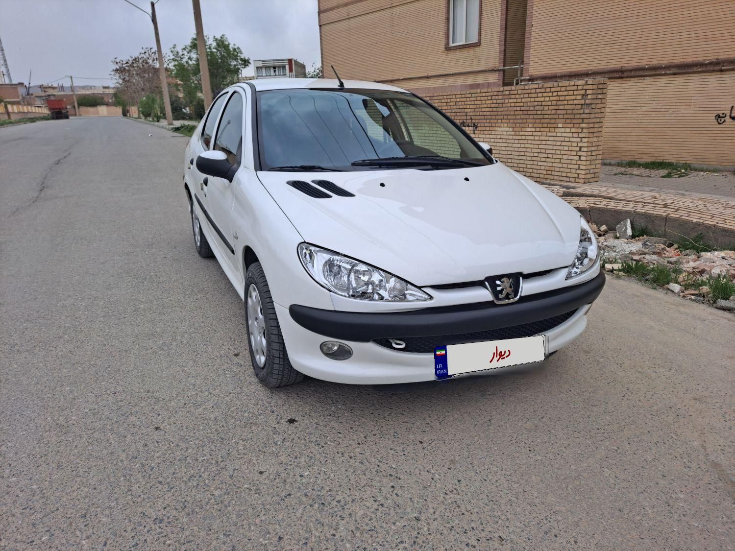 پژو ۲۰۶ صندوق دار v8 - 1394