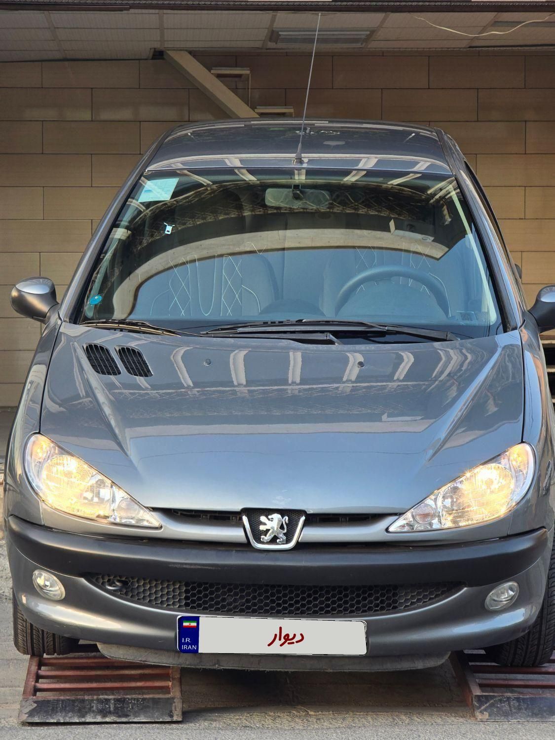پژو ۲۰۶ صندوق دار v8 - 1397