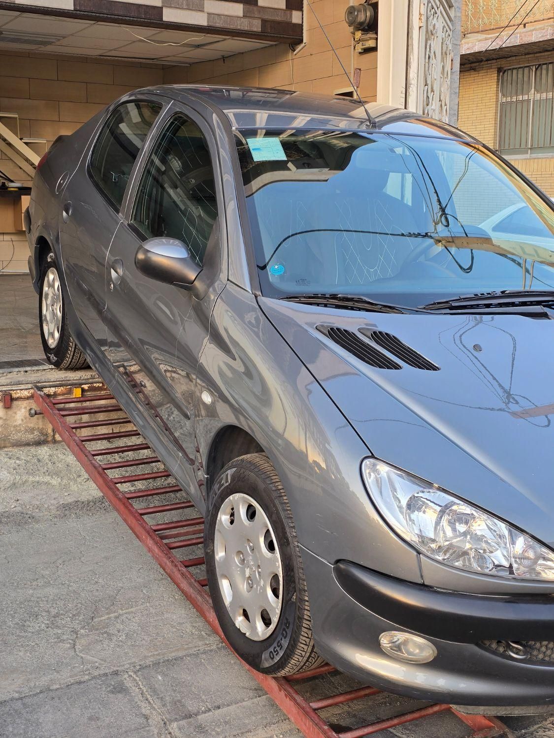 پژو ۲۰۶ صندوق دار v8 - 1397