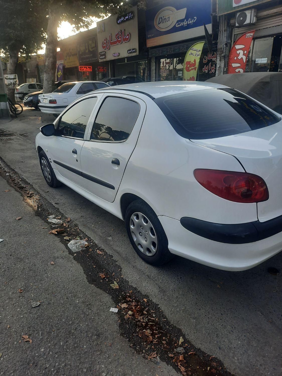 پژو ۲۰۶ صندوق دار v8 - 1393