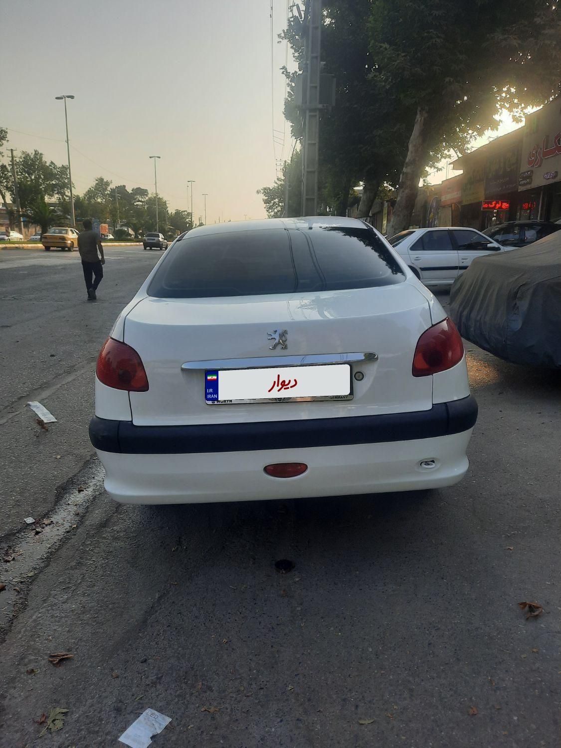 پژو ۲۰۶ صندوق دار v8 - 1393