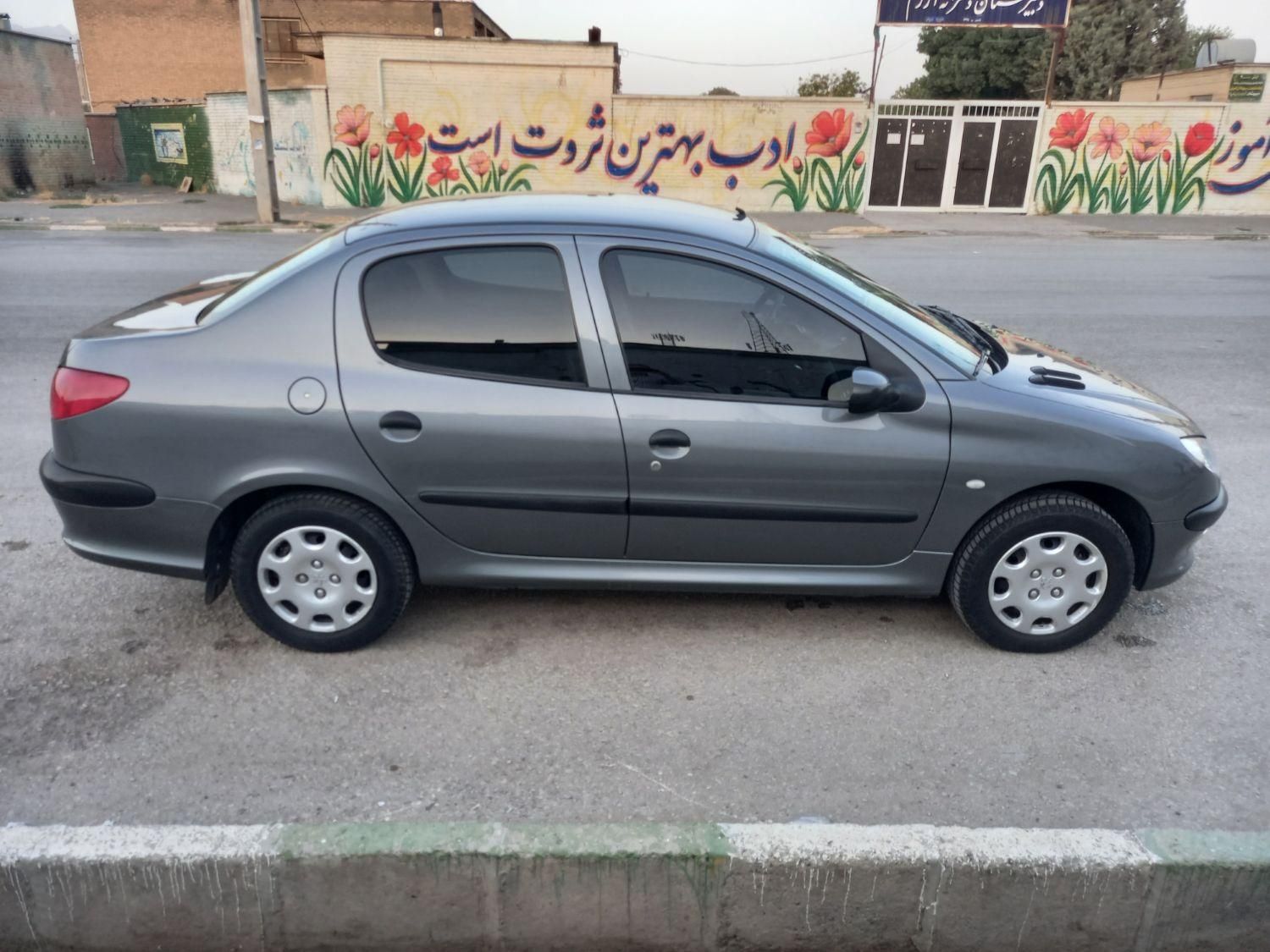 پژو ۲۰۶ صندوق دار v8 - 1396