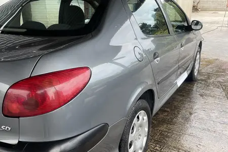 پژو ۲۰۶ صندوق دار v8 - 1397