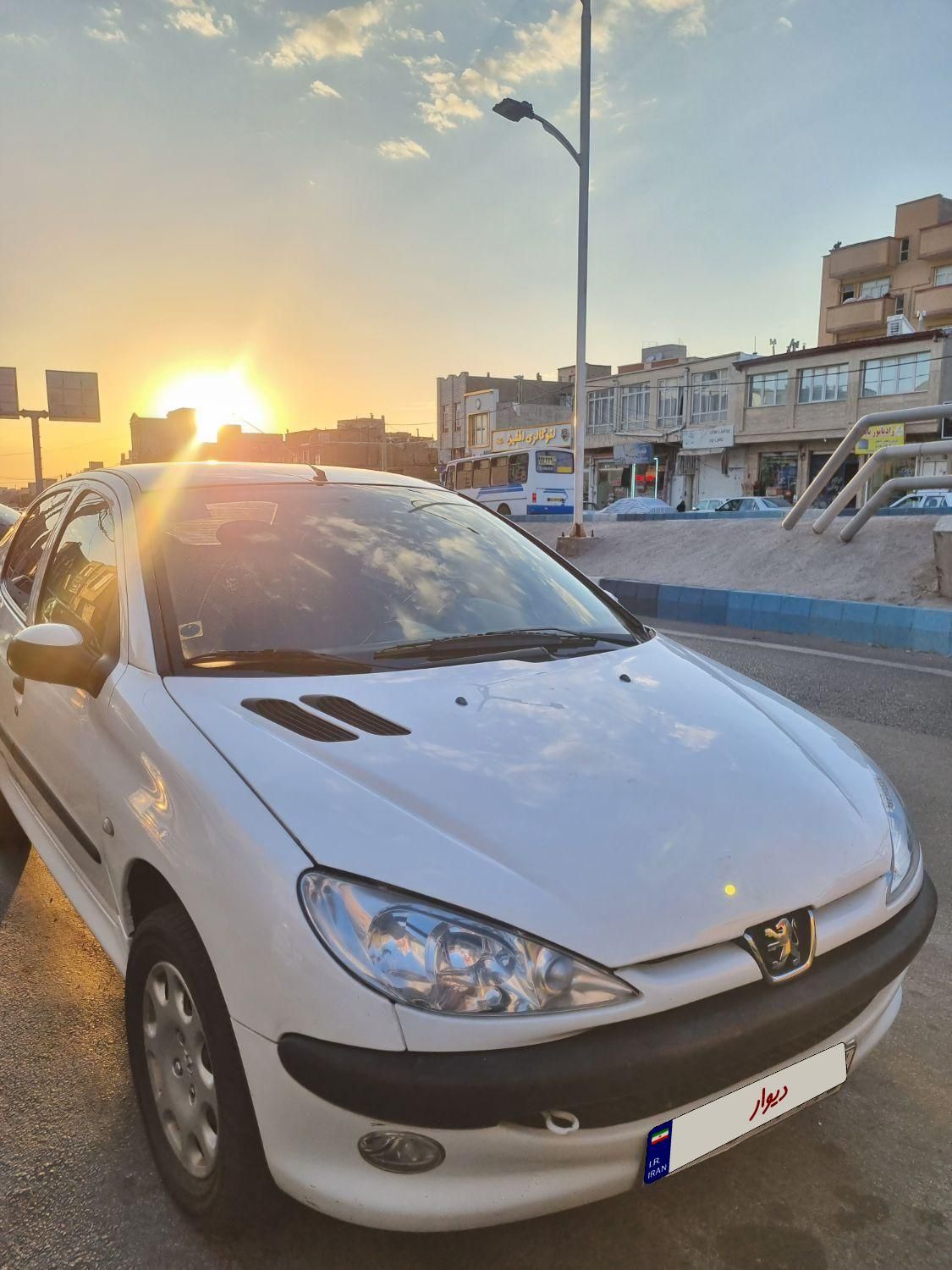پژو ۲۰۶ صندوق دار v8 - 1396