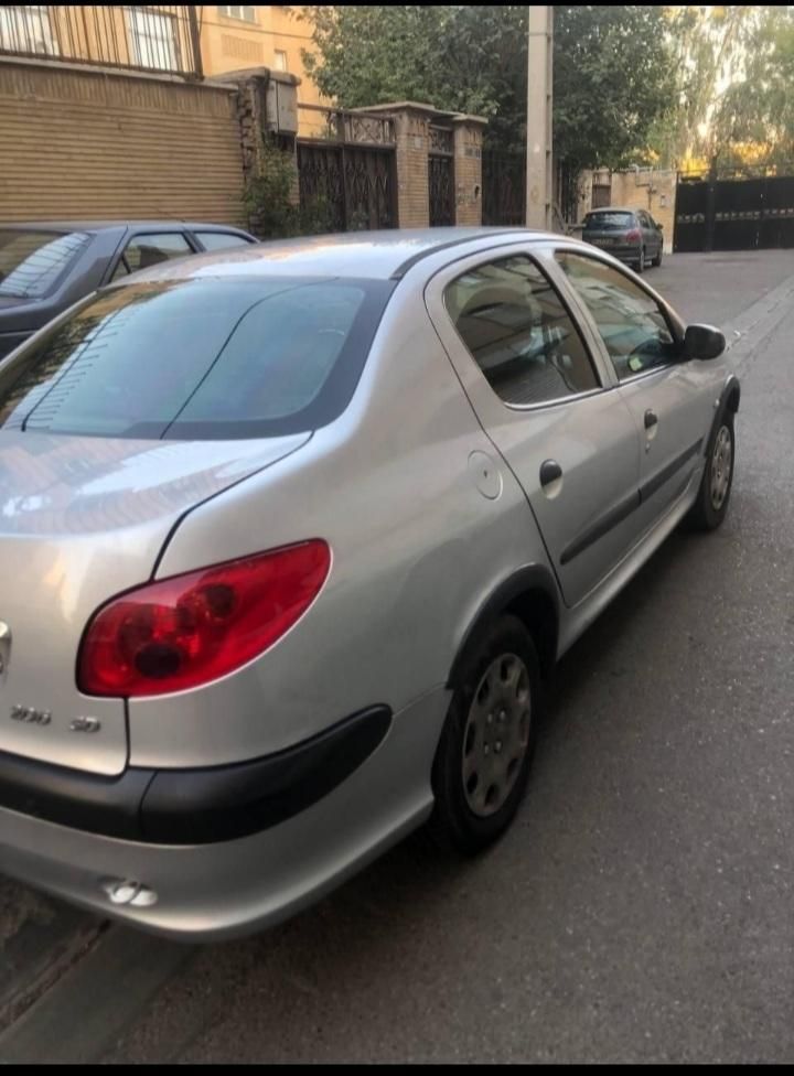 پژو ۲۰۶ صندوق دار v8 - 1393