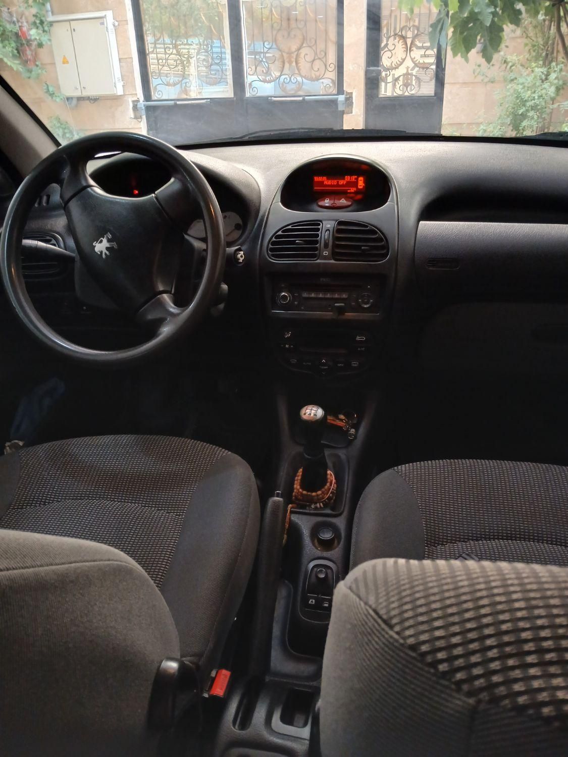 پژو ۲۰۶ صندوق دار v8 - 1397