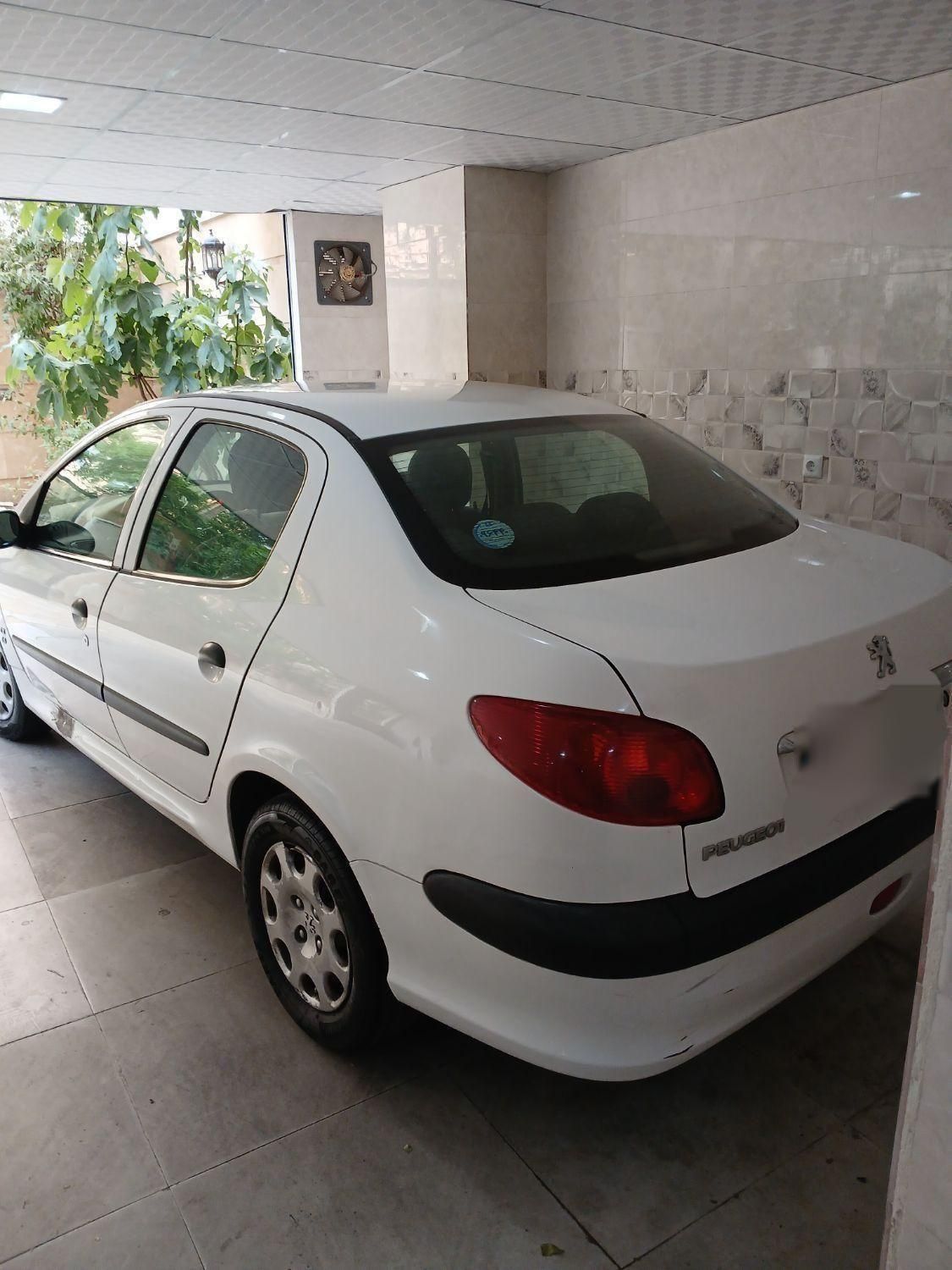 پژو ۲۰۶ صندوق دار v8 - 1397
