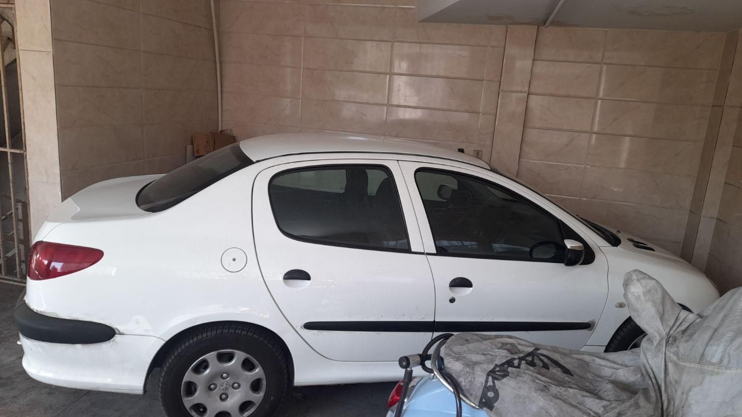 پژو ۲۰۶ صندوق دار v8 - 1393