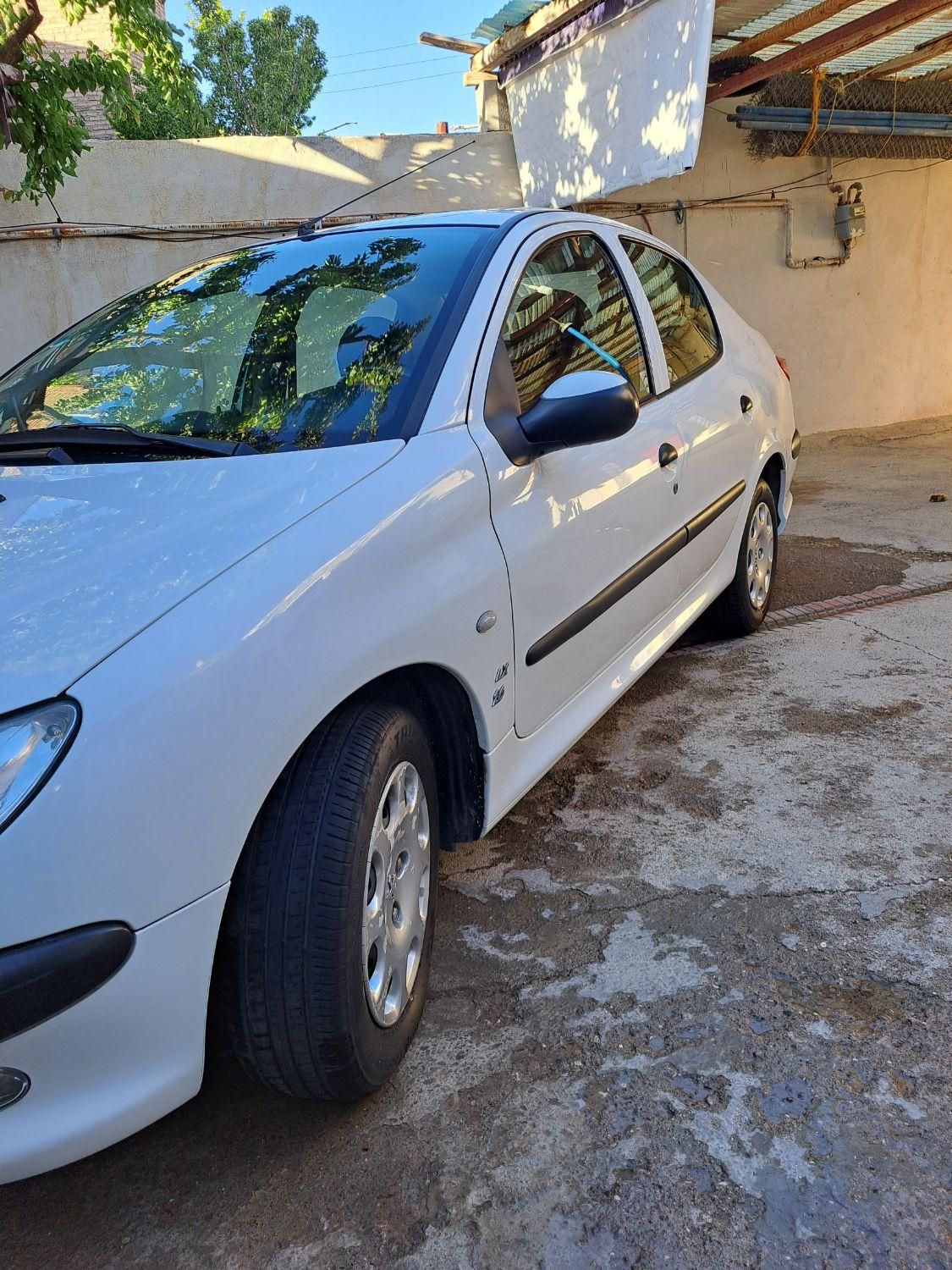 پژو ۲۰۶ صندوق دار v8 - 1396