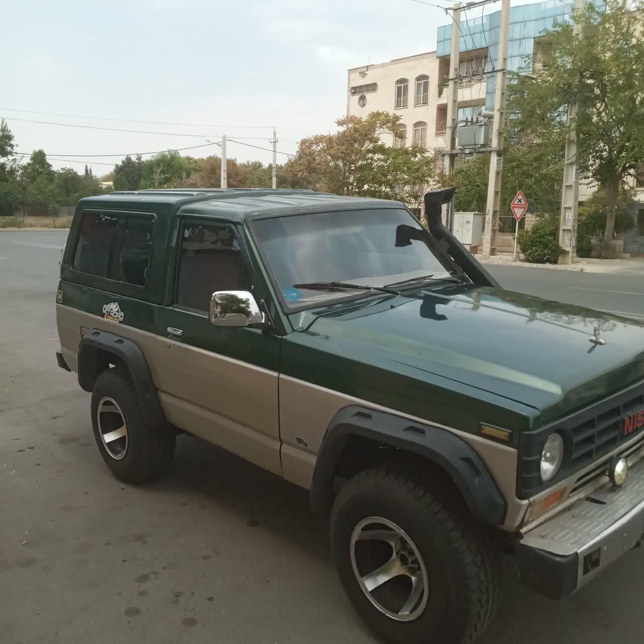 نیسان پاترول دو درب دنده‌ای - 1998