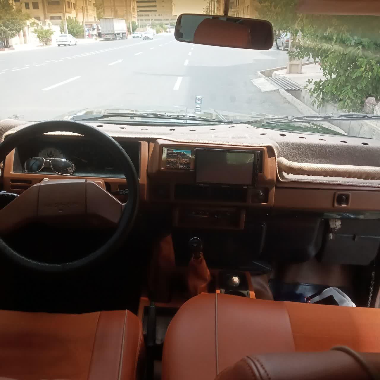 نیسان پاترول دو درب دنده‌ای - 1998