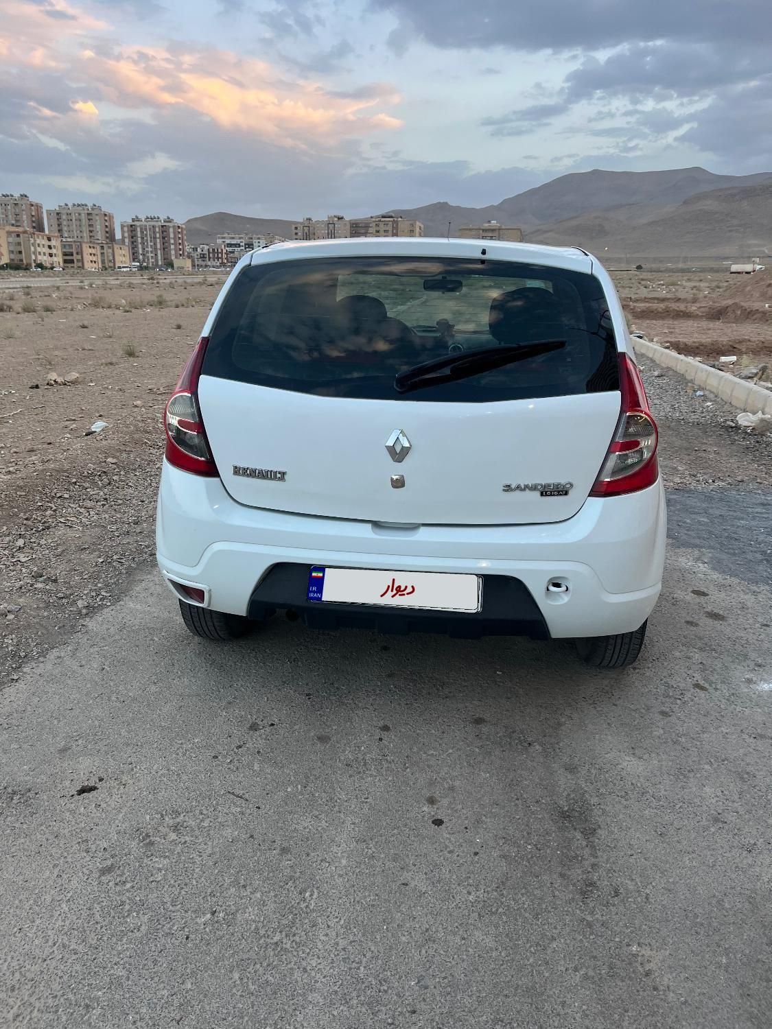 رنو ساندرو اتوماتیک - 1396