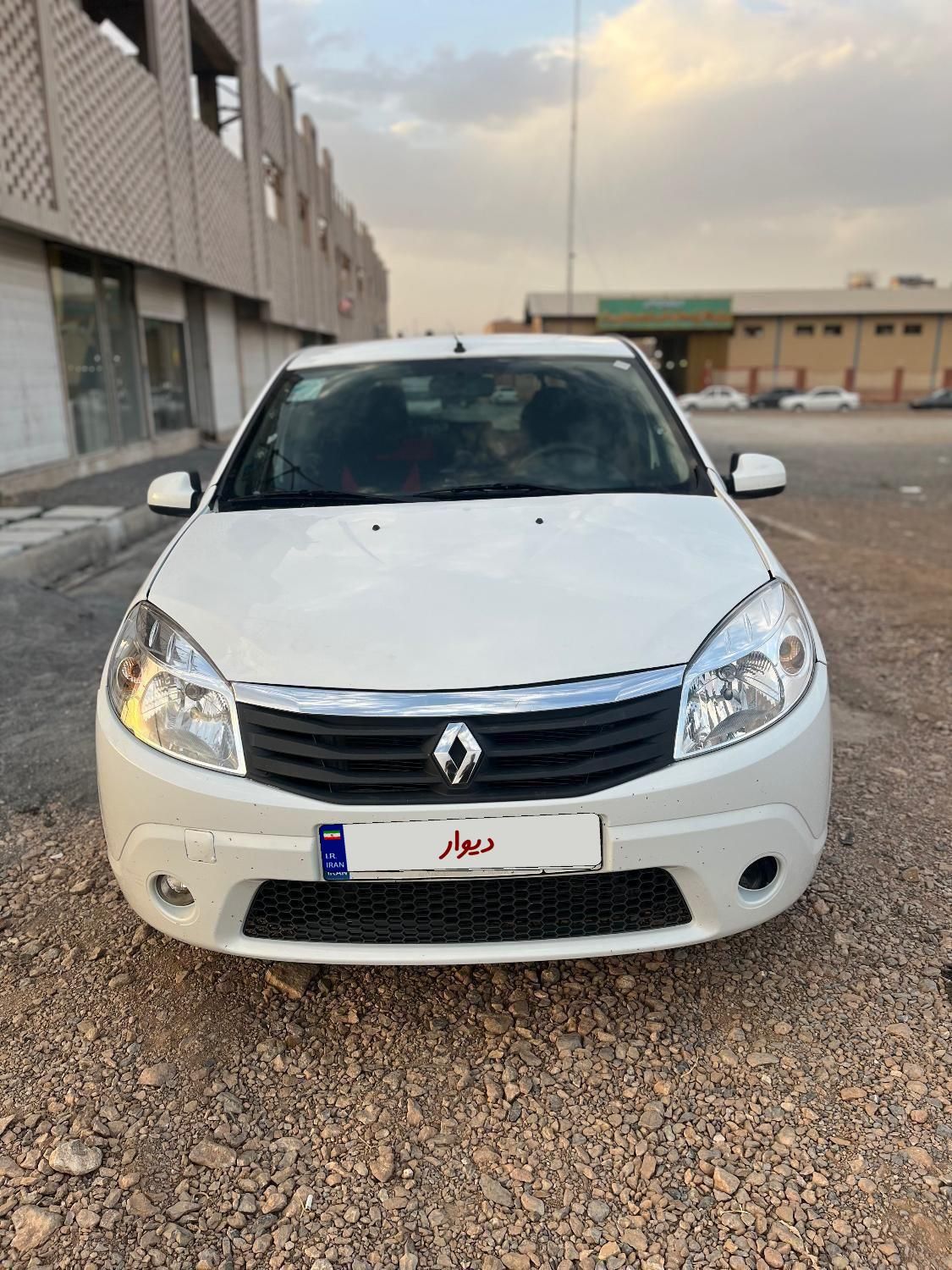رنو ساندرو اتوماتیک - 1396