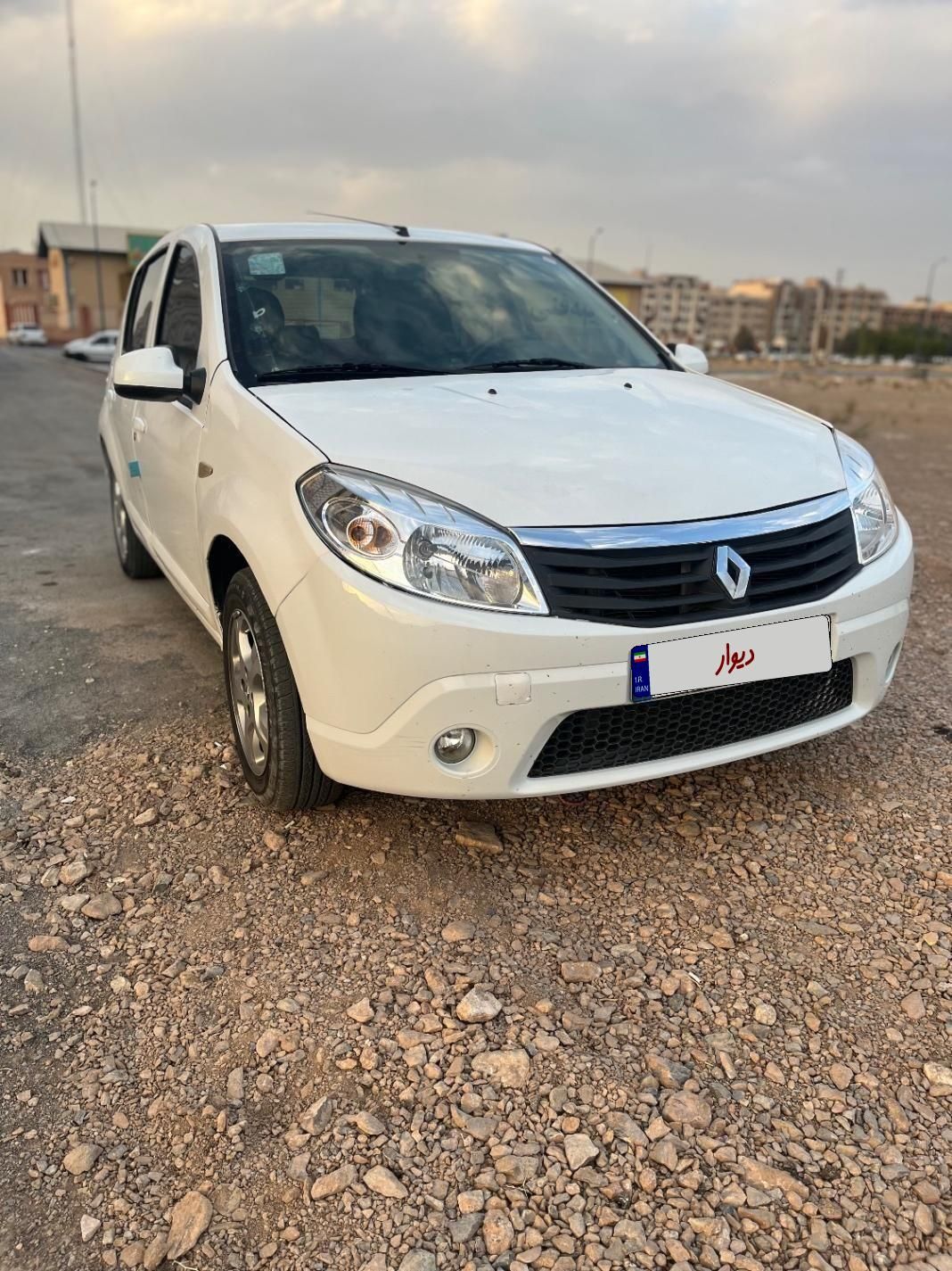 رنو ساندرو اتوماتیک - 1396