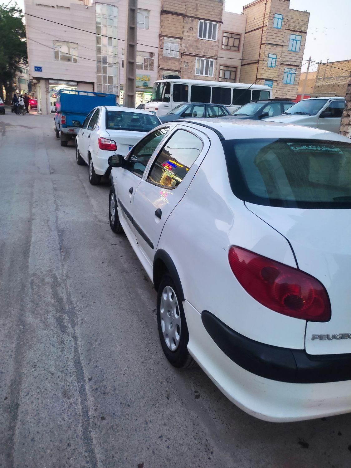پژو ۲۰۶ صندوق دار v20 - 1389