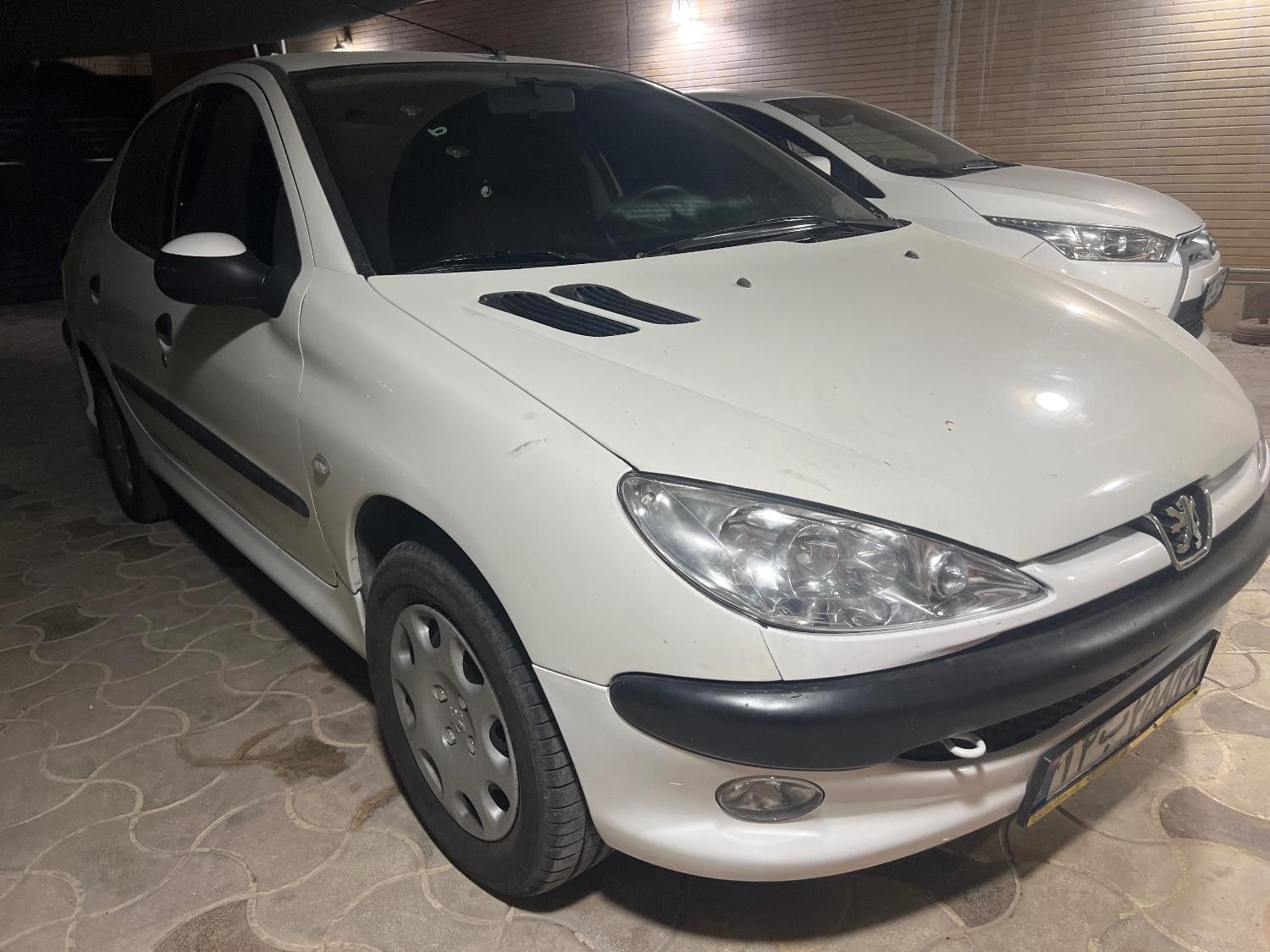 پژو ۲۰۶ صندوق دار v8 - 1392