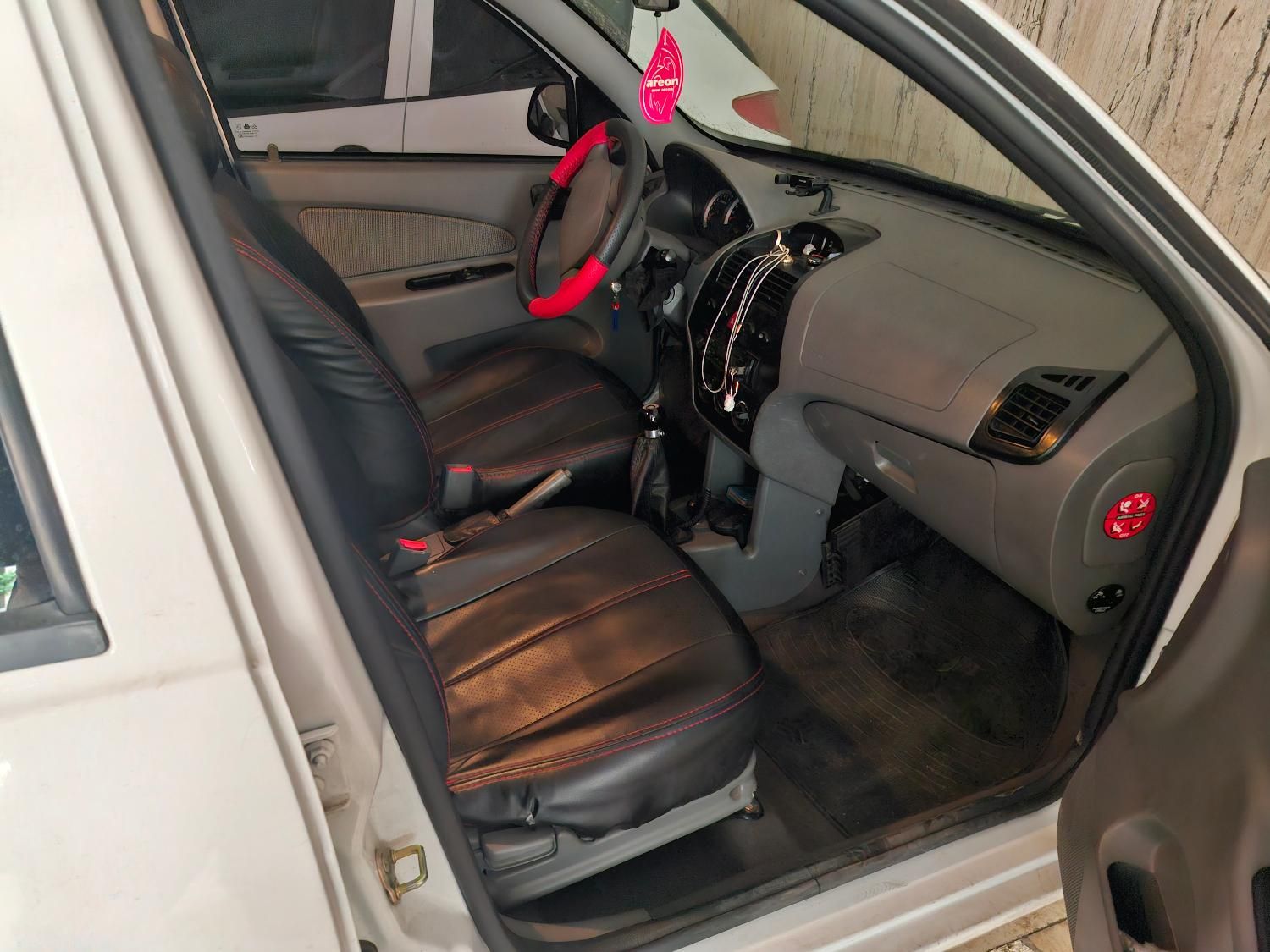 تیبا صندوق دار LX - 1390